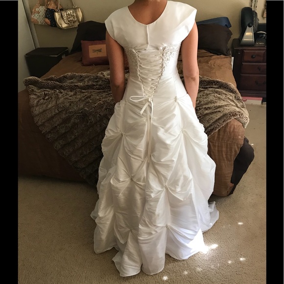 Alfred Angelo Modest Corset Lace Up Wedding Dress - Picture 7 of 8